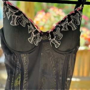 Cabernet Corset Lingerie 80's Vintage Embroidery underwire Padded bra